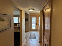 Quicksilver 1609 Premier 2-bedroom, ground floor 2 Condo