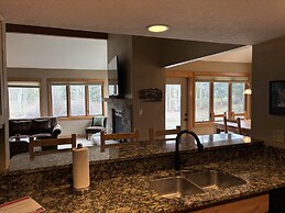 Quicksilver 1609 Premier 2-bedroom, ground floor 2 Condo