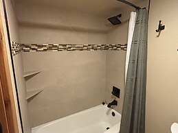 Quicksilver 1609 Premier 2-bedroom, ground floor 2 Condo