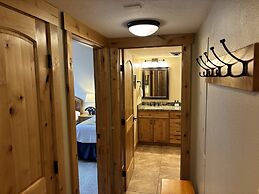 Quicksilver 1609 Premier 2-bedroom, ground floor 2 Condo