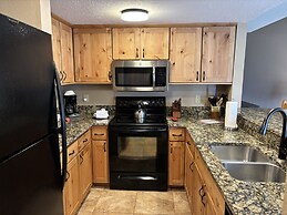 Quicksilver 1609 Premier 2-bedroom, ground floor 2 Condo