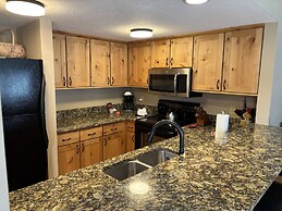 Quicksilver 1609 Premier 2-bedroom, ground floor 2 Condo