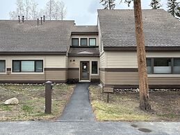 Quicksilver 1609 Premier 2-bedroom, ground floor 2 Condo