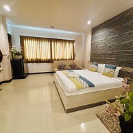 Ree Riverside hotel