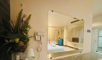 Ree Riverside hotel