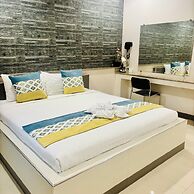 Ree Riverside hotel