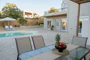 ng Lique Pool Garden Apartment