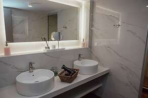 ng Lique Pool Garden Apartment