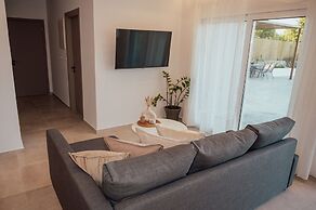 ng Lique Pool Garden Apartment