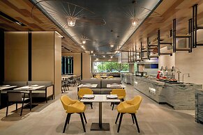 Courtyard by Marriott Danang Han River