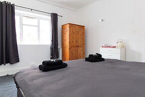 Pebbles Guest House Room 1