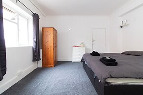 Pebbles Guest House Room 1