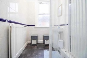 Pebbles Guest House Room 1