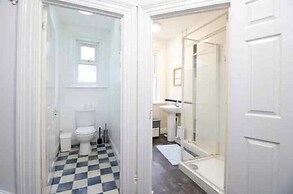 Pebbles Guest House Room 1