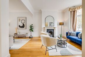 Belgravia - Charming Spacious 4 Bed Home for 9