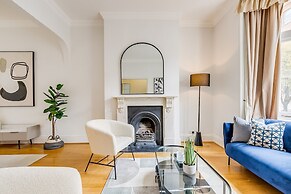 Belgravia - Charming Spacious 4 Bed Home for 9