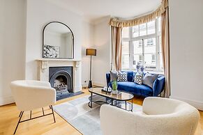 Belgravia - Charming Spacious 4 Bed Home for 9