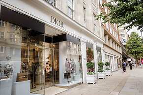 Belgravia - Charming Spacious 4 Bed Home for 9