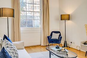 Belgravia - Charming Spacious 4 Bed Home for 9