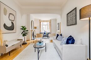 Belgravia - Charming Spacious 4 Bed Home for 9