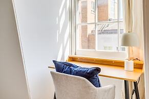 Belgravia - Charming Spacious 4 Bed Home for 9