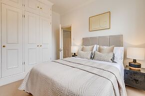 Belgravia - Charming Spacious 4 Bed Home for 9