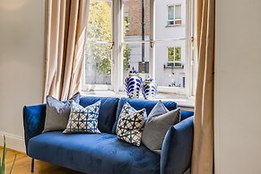 Belgravia - Charming Spacious 4 Bed Home for 9