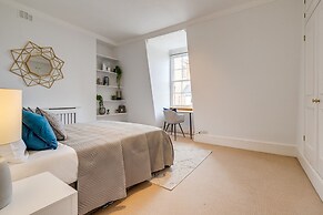 Belgravia - Charming Spacious 4 Bed Home for 9