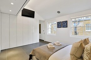 Paddington Luxury 3-bed Mews Private Cinema Gym