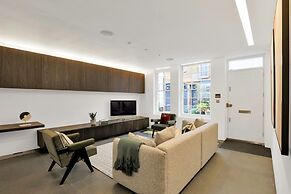 Paddington Luxury 3-bed Mews Private Cinema Gym