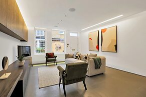 Paddington Luxury 3-bed Mews Private Cinema Gym