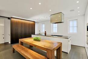 Paddington Luxury 3-bed Mews Private Cinema Gym