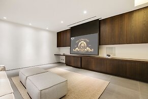 Paddington Luxury 3-bed Mews Private Cinema Gym