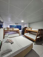 HOSTAL SHANGGIOVYS