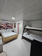 HOSTAL SHANGGIOVYS