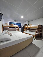 HOSTAL SHANGGIOVYS