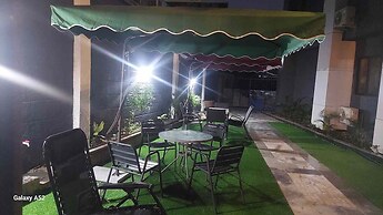 Hotel Padelia and Apartment