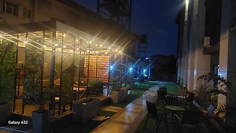 Hotel Padelia and Apartment