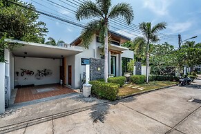 Baan Bua Bt17 By Villacarte