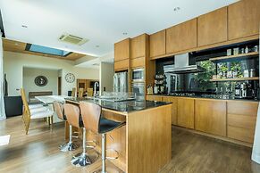 Baan Bua Bt17 By Villacarte