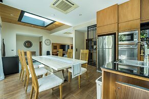 Baan Bua Bt17 By Villacarte