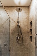 Chariot By Villacarte