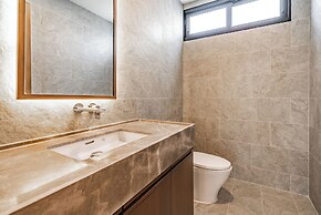 Chariot By Villacarte