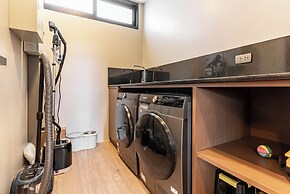 Chariot By Villacarte