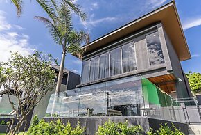 Chariot By Villacarte