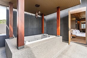 Chariot By Villacarte