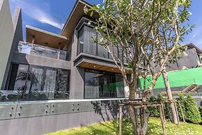 Chariot By Villacarte