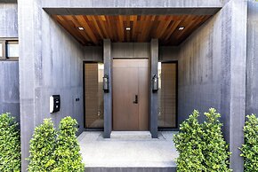 Chariot By Villacarte