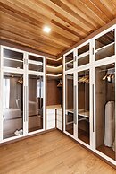 Chariot By Villacarte