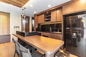 Chariot By Villacarte